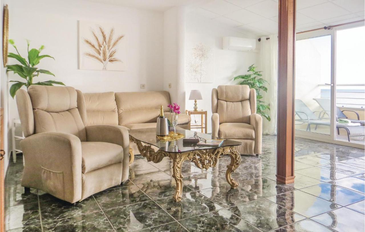 2 Bedroom Stunning Apartment In Torrevieja Eksteriør bilde