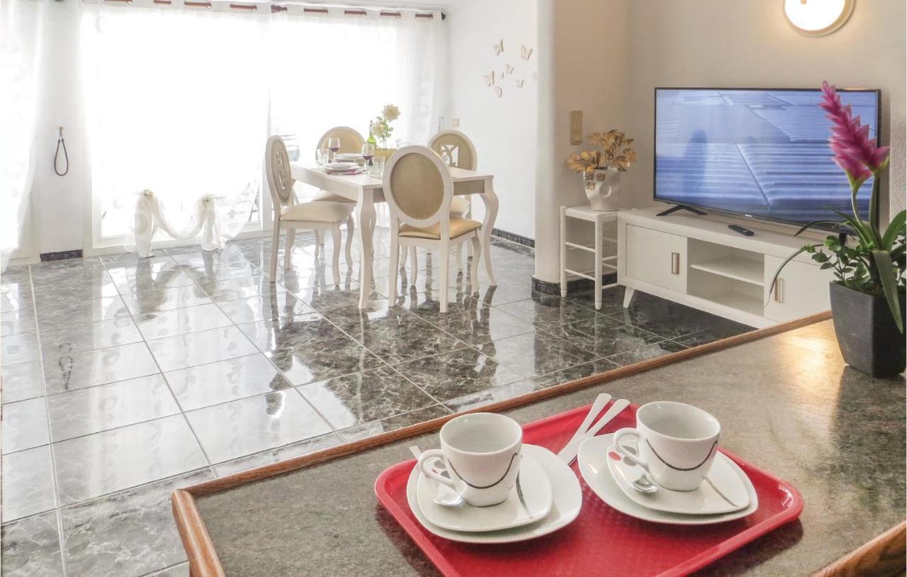 2 Bedroom Stunning Apartment In Torrevieja Eksteriør bilde