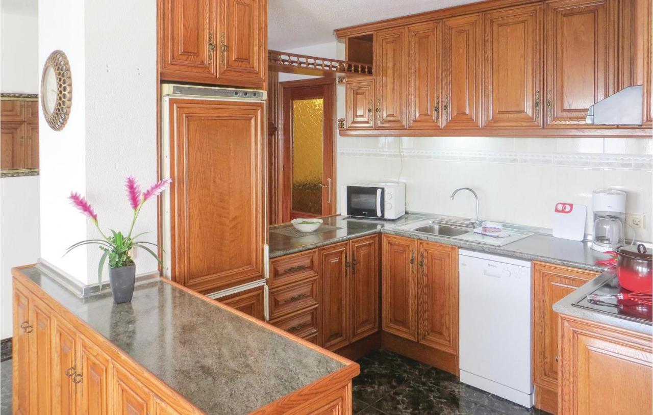 2 Bedroom Stunning Apartment In Torrevieja Eksteriør bilde