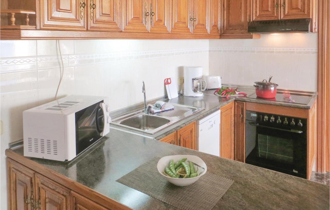 2 Bedroom Stunning Apartment In Torrevieja Eksteriør bilde