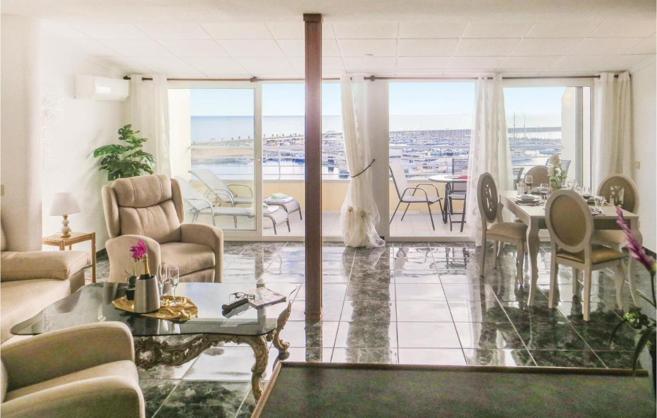 2 Bedroom Stunning Apartment In Torrevieja Eksteriør bilde