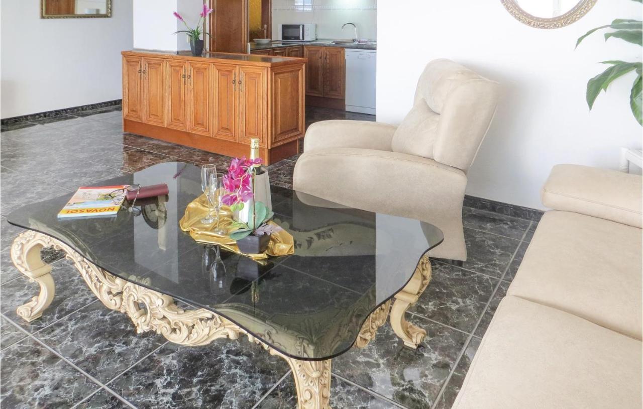 2 Bedroom Stunning Apartment In Torrevieja Eksteriør bilde