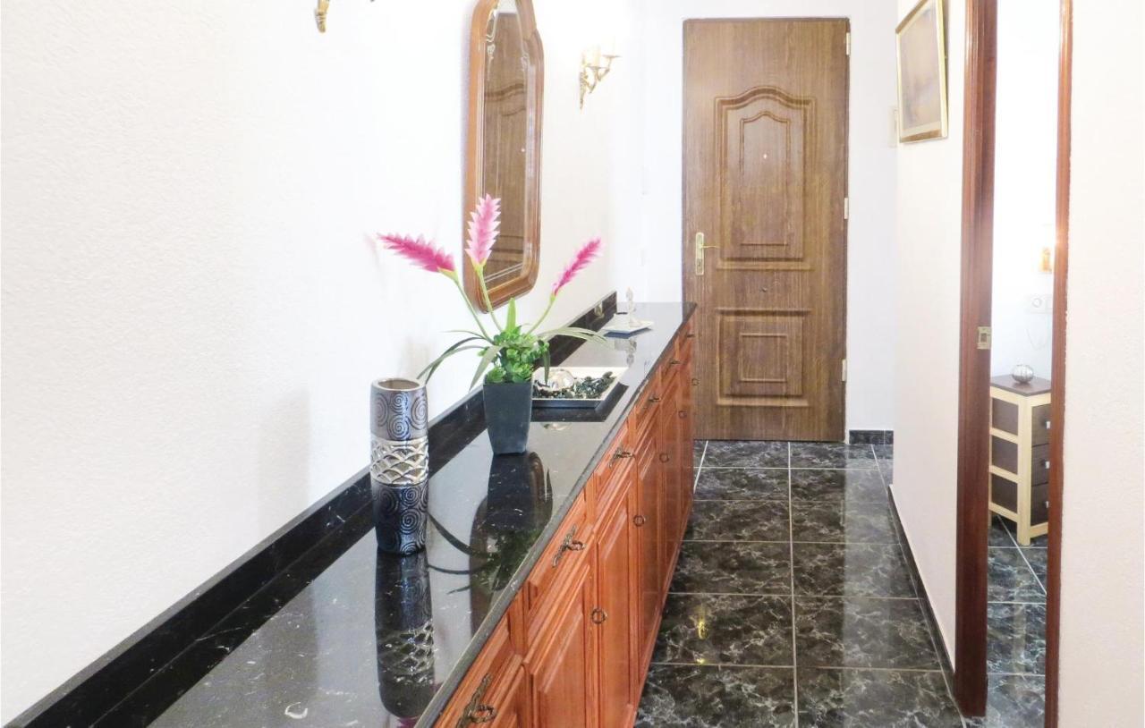 2 Bedroom Stunning Apartment In Torrevieja Eksteriør bilde