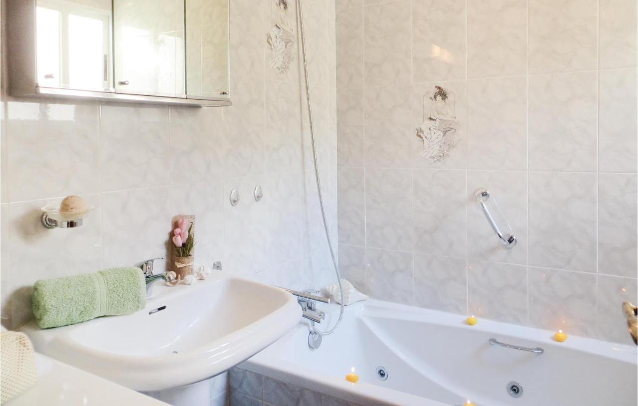 2 Bedroom Stunning Apartment In Torrevieja Eksteriør bilde